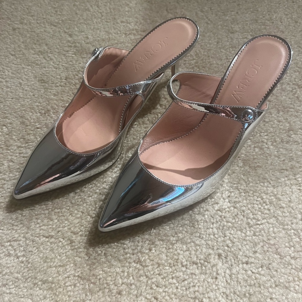 NWOT J. Crew Silver Colette mule heels in Italian specchio leather - Picture 2 of 3